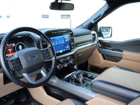 Used 2021 Ford F150 Lariat w/ Max Trailer Tow Package image 8