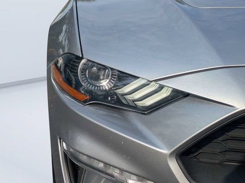 Used 2022 Ford Mustang Premium RWD image 9