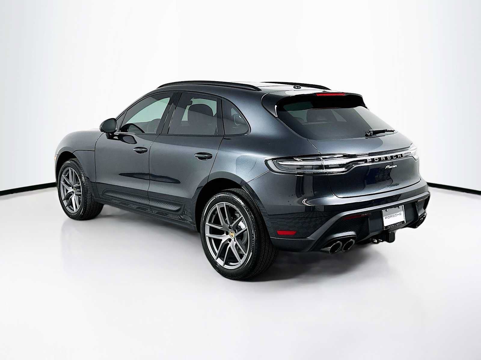 Used 2026 Porsche Macan AWD/4WD image 3