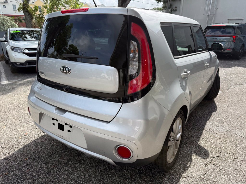 Used 2017 Kia Soul + w/ Primo Package FWD image 8