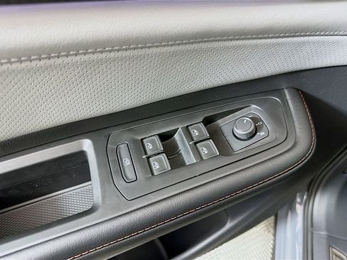 New 2026 Volkswagen Atlas Peak Edition AWD/4WD image 9