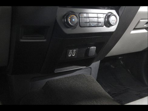 Used 2020 Ford F150 XLT image 15