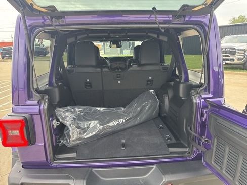 Used 2026 Jeep Wrangler Unlimited Rubicon AWD/4WD image 18