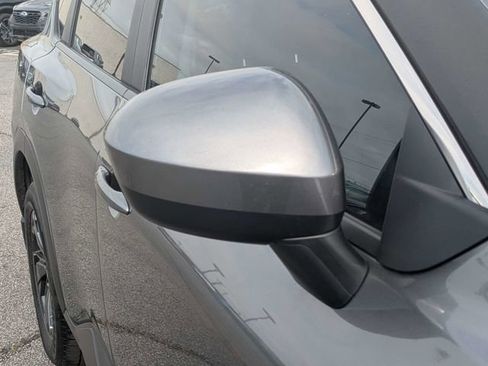 Used 2025 Nissan Rogue SV w/ SV Premium Package image 12