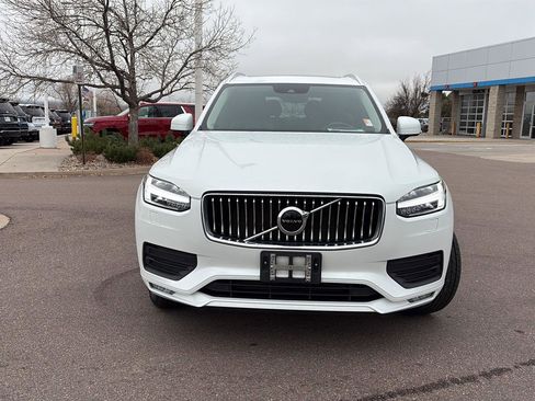 Used 2021 Volvo XC90 T6 Momentum w/ Climate Package image 2
