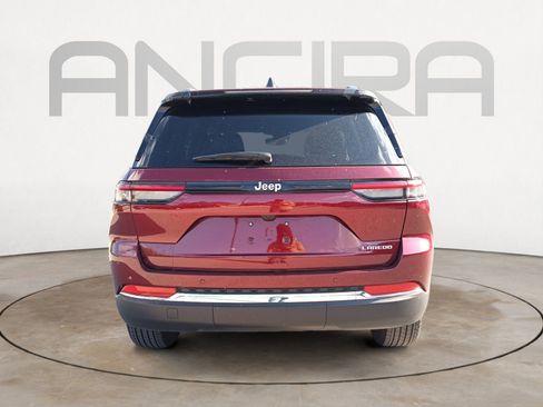Certified 2024 Jeep Grand Cherokee Laredo X image 9