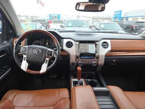 Used 2021 Toyota Tundra 4x4 CrewMax image 12