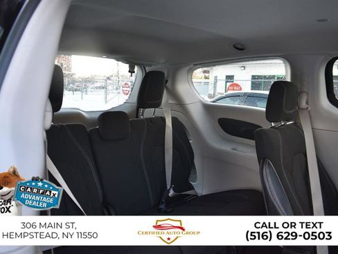Used 2024 Chrysler Voyager LX image 30