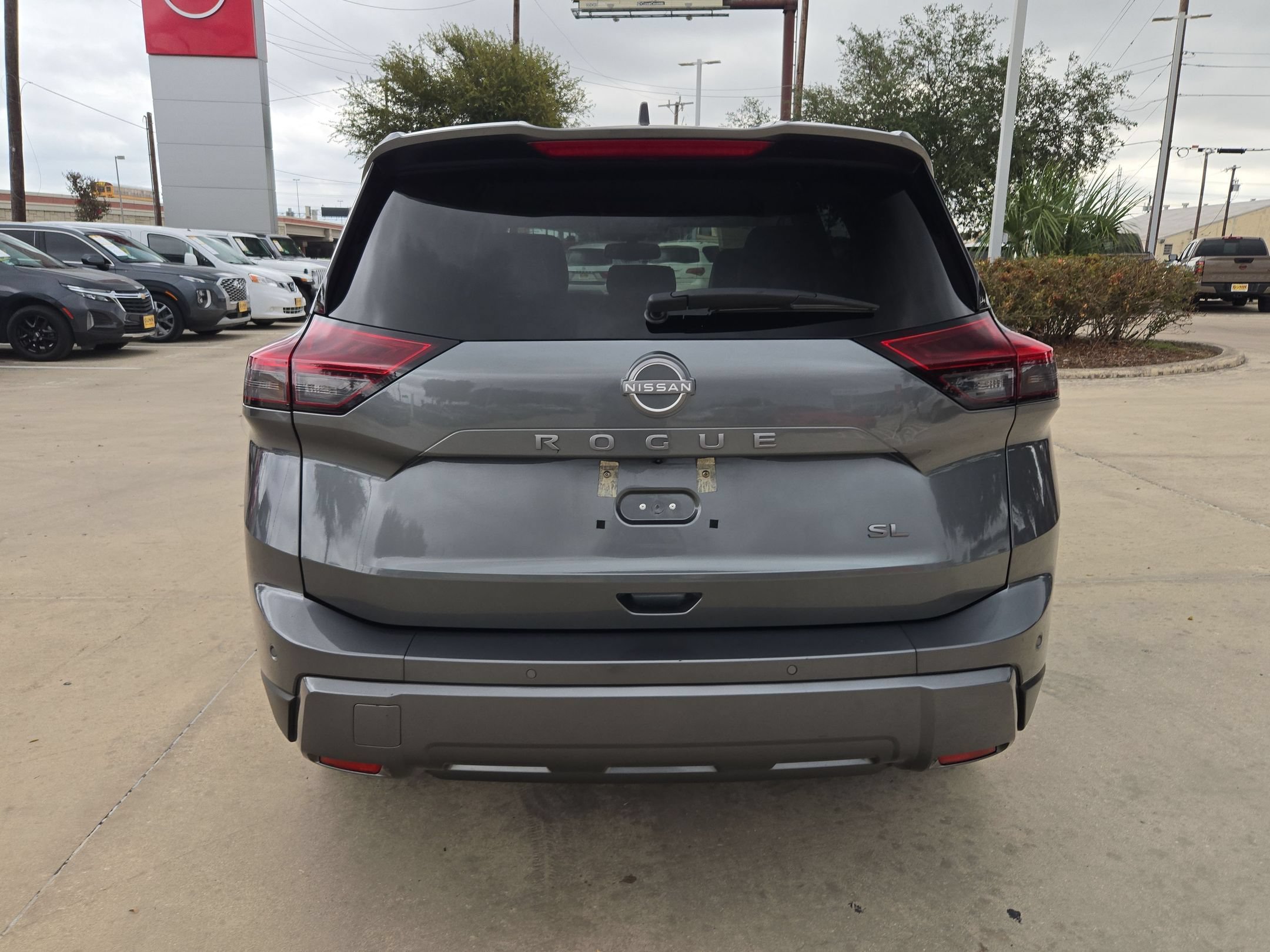 Certified 2026 Nissan Rogue SL FWD image 4