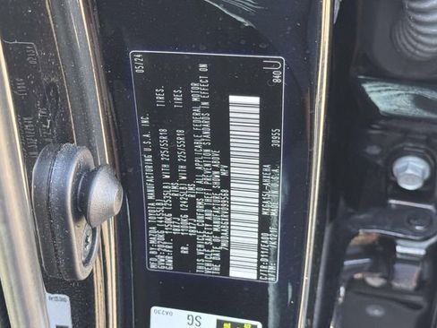 Used 2024 Toyota Corolla Cross XLE w/ Convenience Package image 28