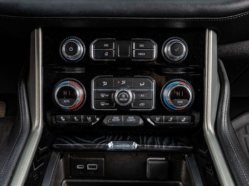 Used 2021 GMC Yukon Denali w/ Denali Premium Package image 24