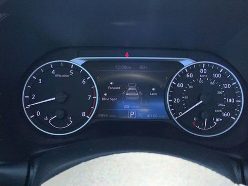 Used 2024 Nissan Sentra SV w/ SV Premium Package image 21