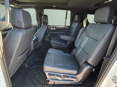 Used 2023 Chevrolet Suburban RST w/ Sport Performance Package image 20