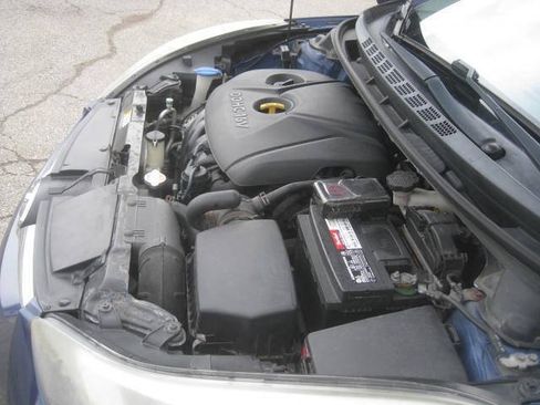 Used 2016 Hyundai Elantra SE FWD image 29