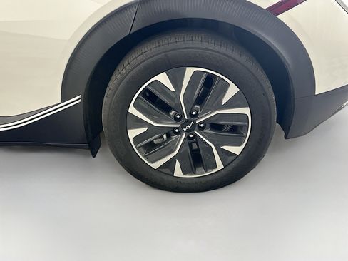 Used 2024 Kia EV6 Light RWD image 11