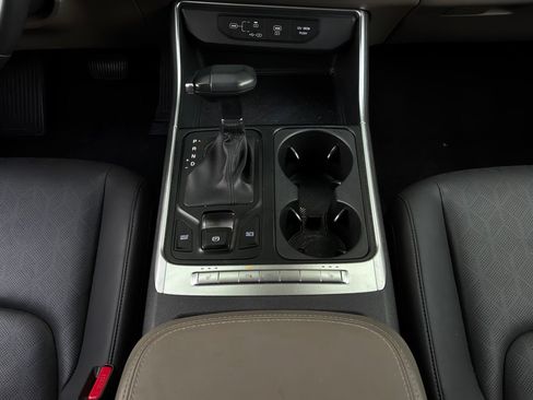 Used 2026 Kia Carnival FWD image 15