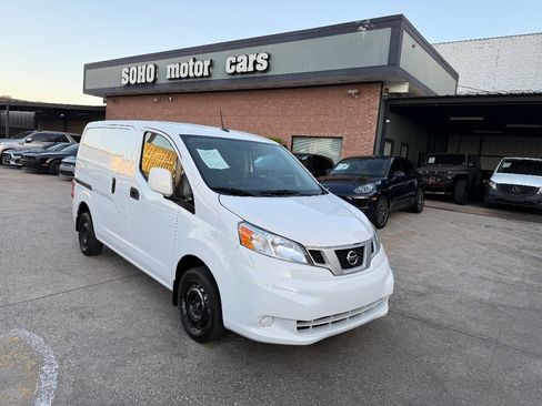 Used 2021 Nissan NV200 SV image 3