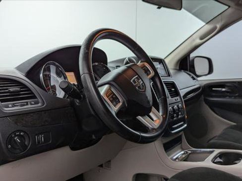 Used 2016 Dodge Grand Caravan SXT w/ Rear Park Assist Package image 22