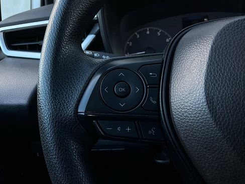 Used 2025 Toyota Corolla LE image 29