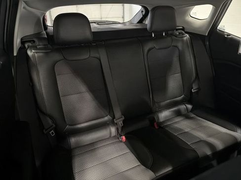 Certified 2025 Chevrolet Trax LT w/ LT Convenience Package FWD image 16