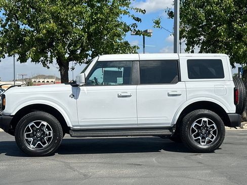 Used 2025 Ford Bronco Outer Banks image 7