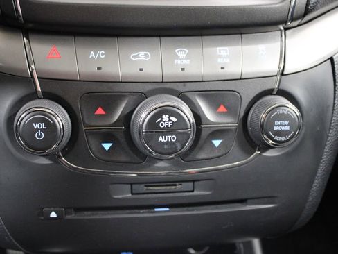 Used 2020 Dodge Journey Crossroad image 41