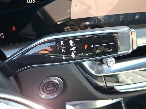 Used 2024 Cadillac Lyriq Luxury image 19