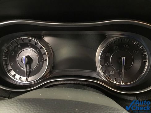Used 2018 Chrysler 300 Touring w/ Sport Appearance Package image 46
