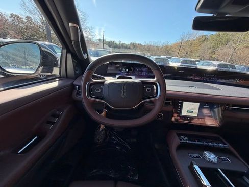 New 2025 Lincoln Navigator Reserve image 9
