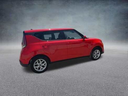Used 2023 Kia Soul LX w/ LX Technology Package image 24