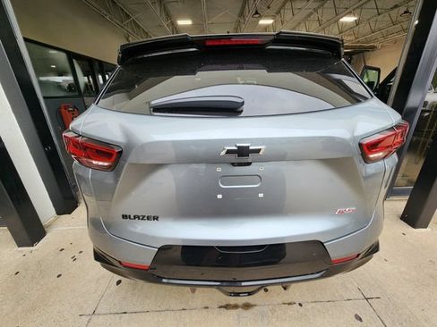 Used 2023 Chevrolet Blazer RS w/ Driver Confidence II Package FWD image 4