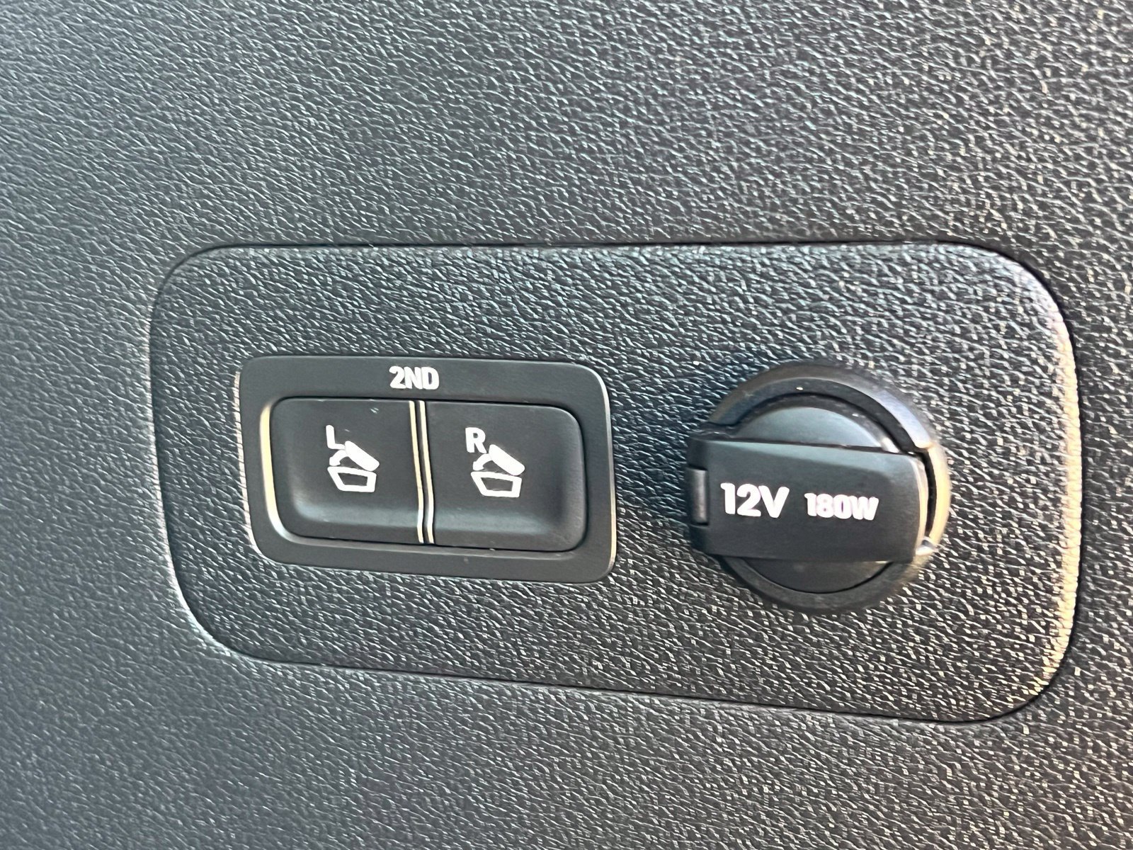 Used 2020 Hyundai Santa Fe Limited FWD image 16