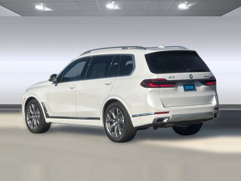 New 2026 BMW X7 xDrive40i image 3