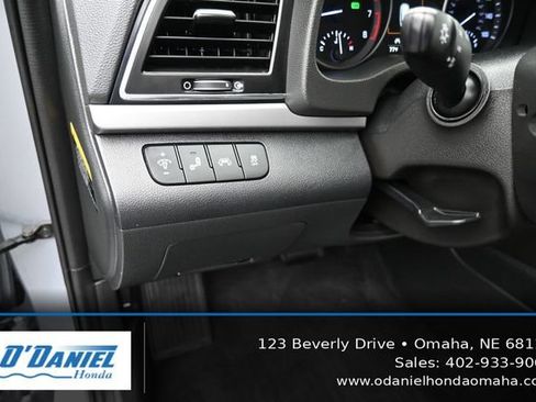 Used 2017 Hyundai Elantra Limited w/ Limited Ultimate Package 09 FWD image 27