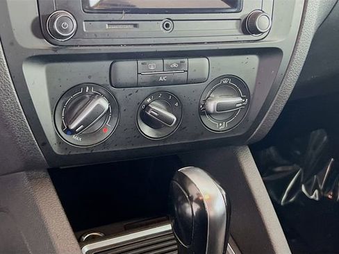 Used 2017 Volkswagen Jetta S image 13