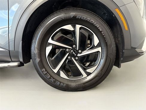 Used 2023 Kia Sportage LX image 40