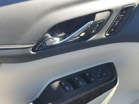 Used 2021 GMC Acadia Denali w/ Denali Technology Package image 46