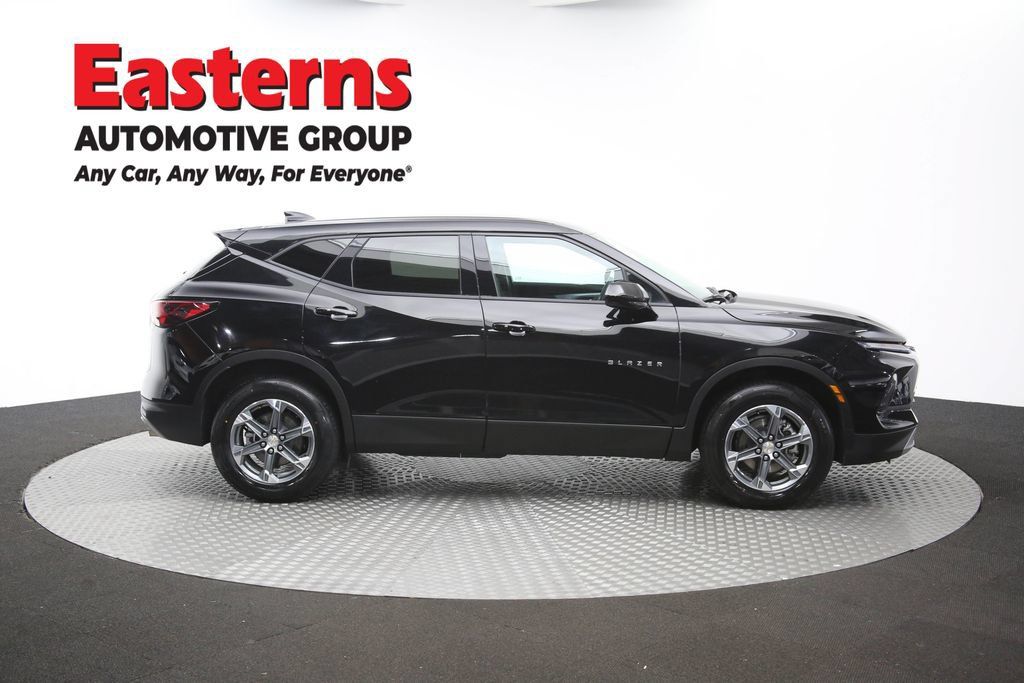 Used 2025 Chevrolet Blazer LT FWD image 47