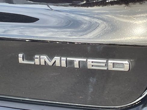 Used 2024 Jeep Compass Limited image 19