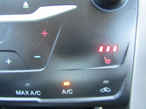 Used 2013 Ford Fusion SE FWD image 26