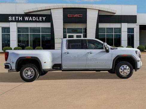 New 2026 GMC Sierra 3500 Denali w/ Denali Reserve Package image 8