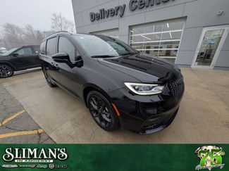 New 2026 Chrysler Pacifica Select w/ S Appearance Package video 1