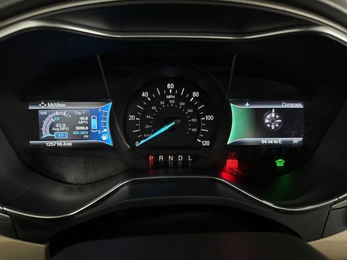 Used 2015 Ford Fusion SE image 15