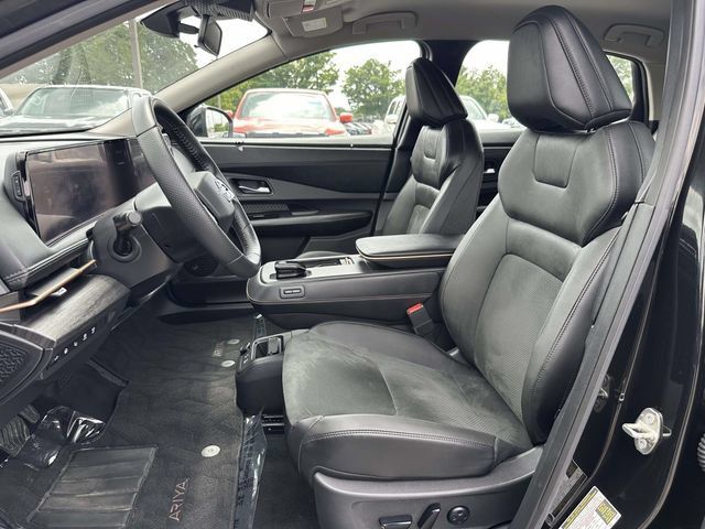 Used 2023 Nissan Ariya AWD image 14