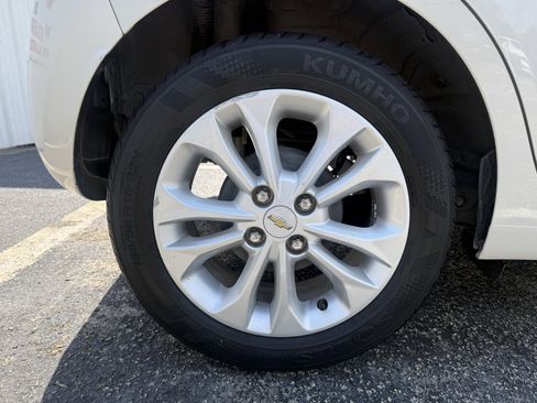 Used 2021 Chevrolet Spark LT image 29