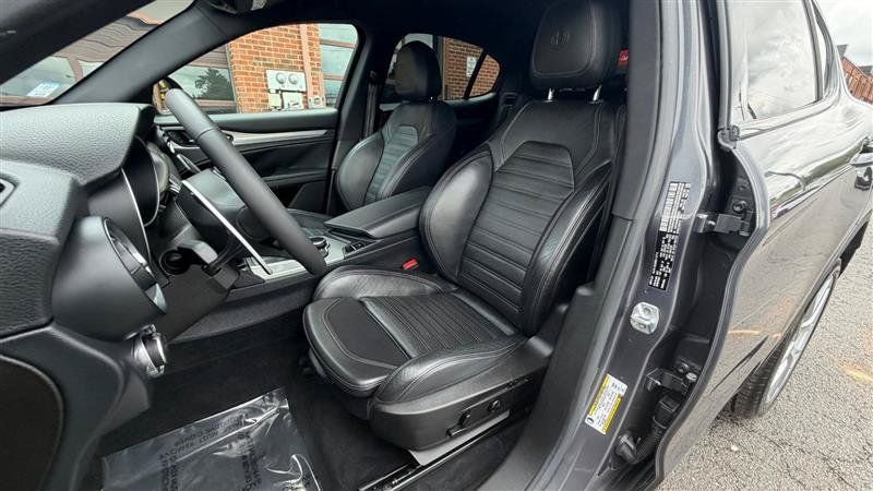Used 2018 Alfa Romeo Stelvio Ti Sport AWD/4WD image 30