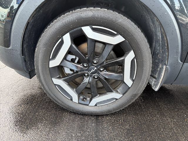 Used 2023 Kia Telluride EX w/ EX Captain's Chair Package AWD/4WD image 23