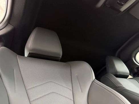 Used 2025 BMW M235i xDrive w/ Technology Package image 16