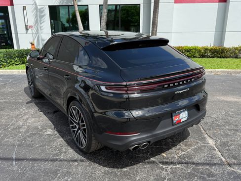 Used 2025 Porsche Cayenne S AWD/4WD image 16