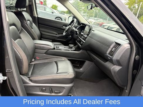 Certified 2025 Nissan Pathfinder SL AWD/4WD image 19